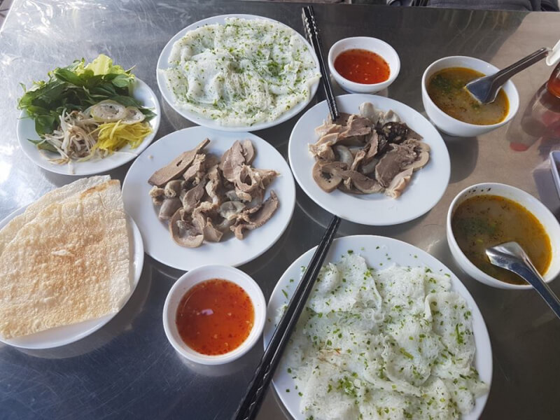 banh hoi chao long hong thanh phan boi chau
