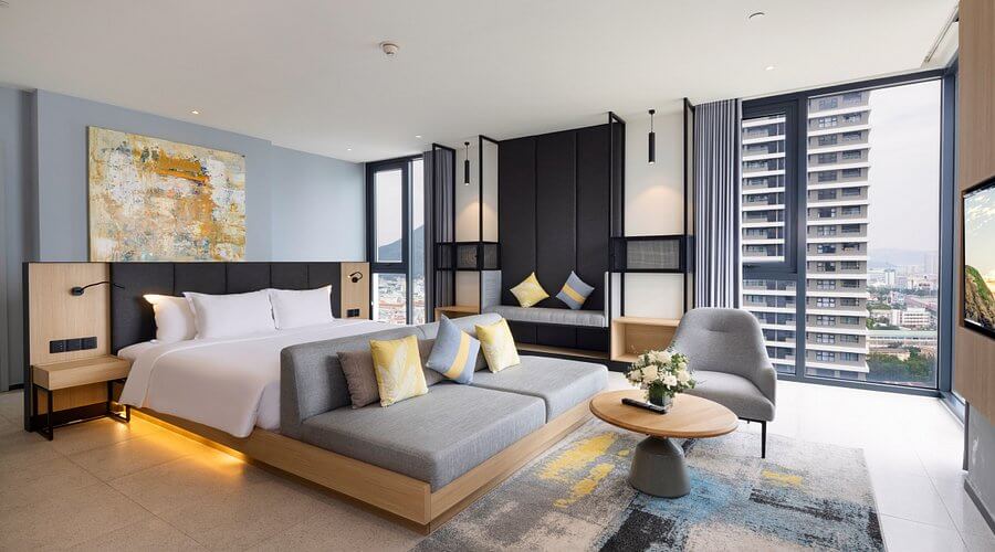 Anya Hotel Quy Nhơn nằm ngay mặt tiền bãi biển trung tâm thành phố