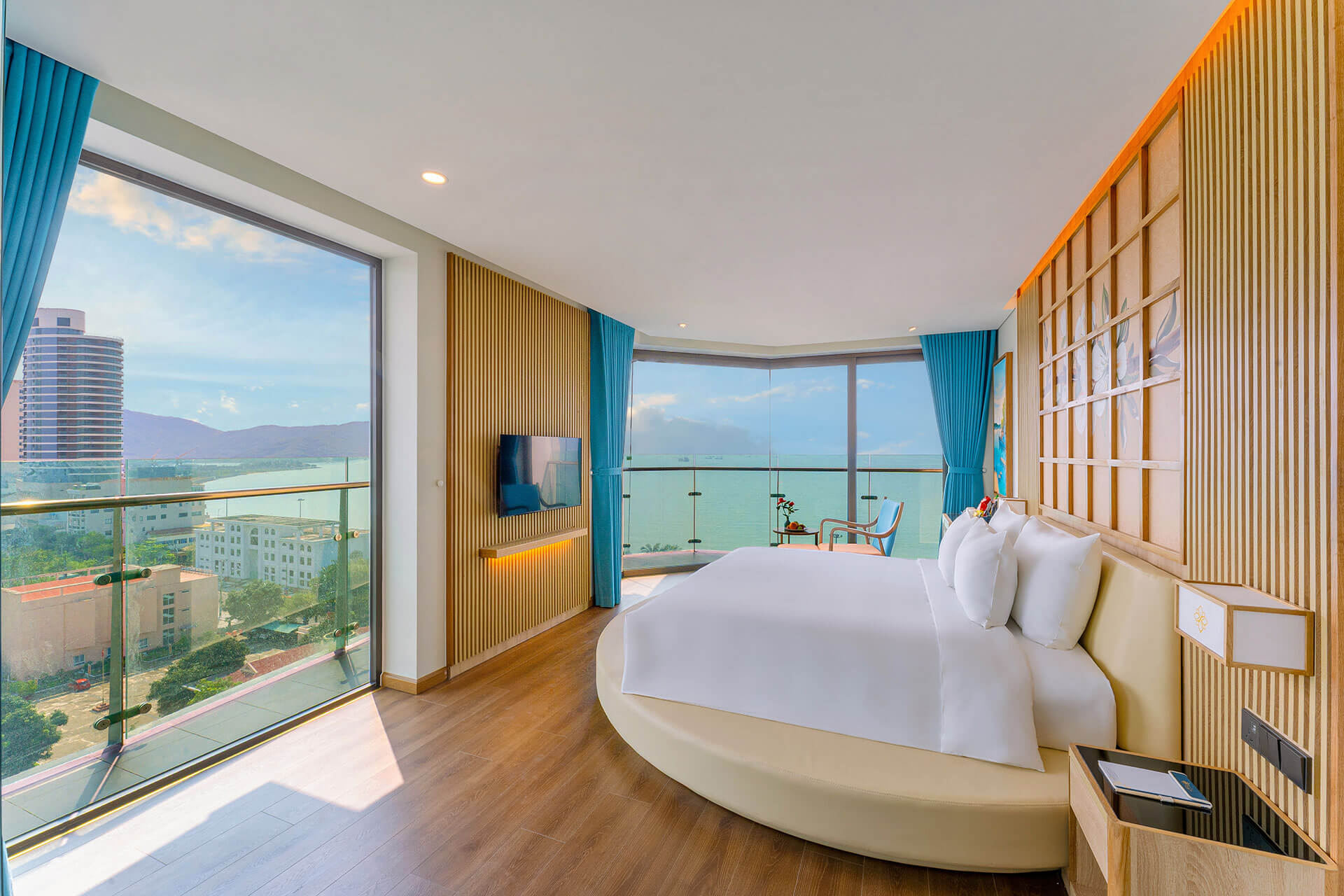 Toàn cảnh Sala Grand Hotel Quy Nhơn với kiến trúc cao tầng hiện đại đối diện biển